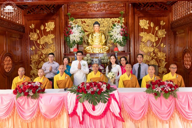 Wedding Ceremony at the pagoda