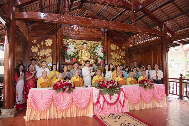 Wedding Ceremony at the pagoda