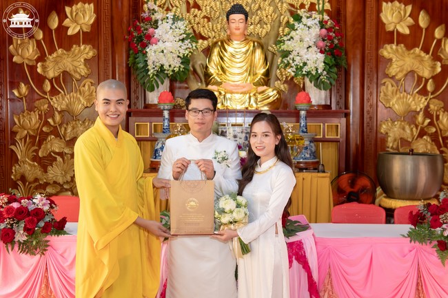 Wedding Ceremony at the pagoda