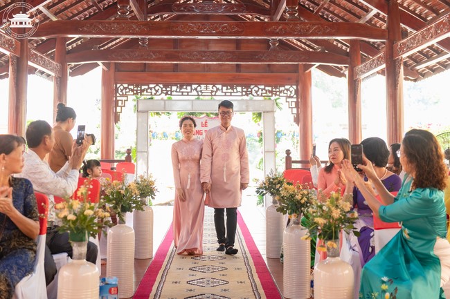 Wedding Ceremony at the pagoda