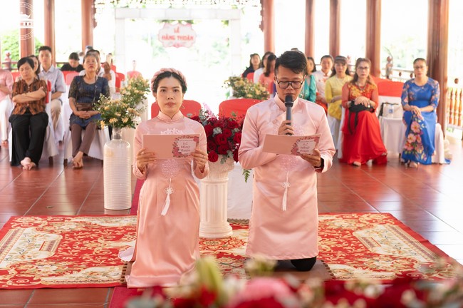 Wedding Ceremony at the pagoda