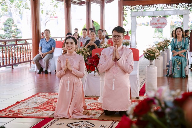 Wedding Ceremony at the pagoda