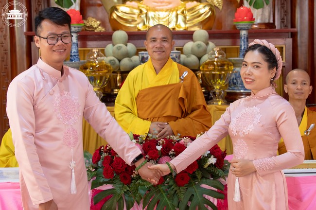 Wedding Ceremony at the pagoda