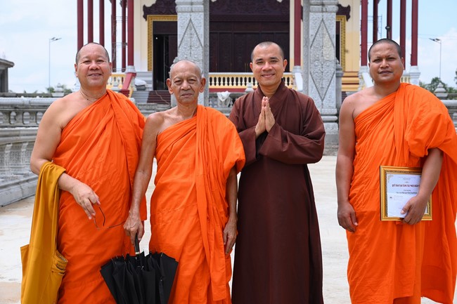 Quỹ đào tạo Tăng tài Ngộ Chân Tử cúng dường tại Học viện Phật giáo Nam Tông Khmer,  Cần Thơ.