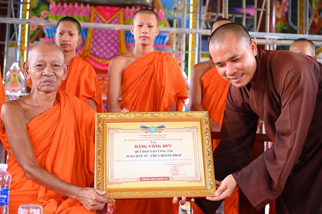 Quỹ đào tạo Tăng tài Ngộ Chân Tử cúng dường tại Học viện Phật giáo Nam Tông Khmer,  Cần Thơ.