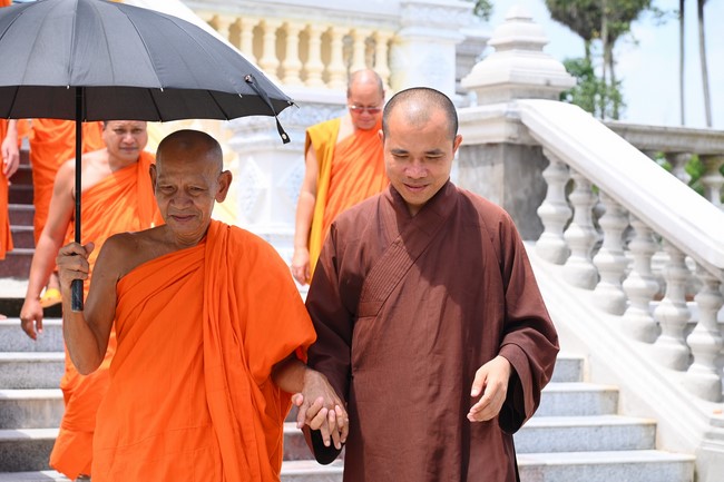 Quỹ đào tạo Tăng tài Ngộ Chân Tử cúng dường tại Học viện Phật giáo Nam Tông Khmer,  Cần Thơ.