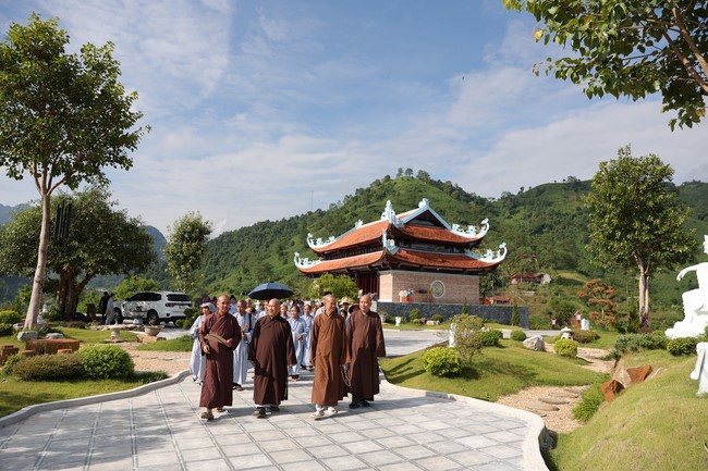 Chương Trình Giao Lưu Nhân Dân - Kết Tình Huynh Đệ Tại Khu Văn Hóa Tâm Linh Quỳnh Nhai Cam Lộ Tự - Phần 3: Tâm Linh, Gắn Kết và Tri Ân - Hành Trình Tại Quỳnh Nhai