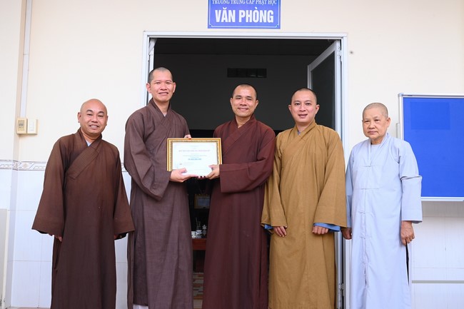 Quỹ đào tạo Tăng tài Ngộ Chân Tử cúng dường tại Trường Trung cấp Phật học tỉnh Đồng Tháp