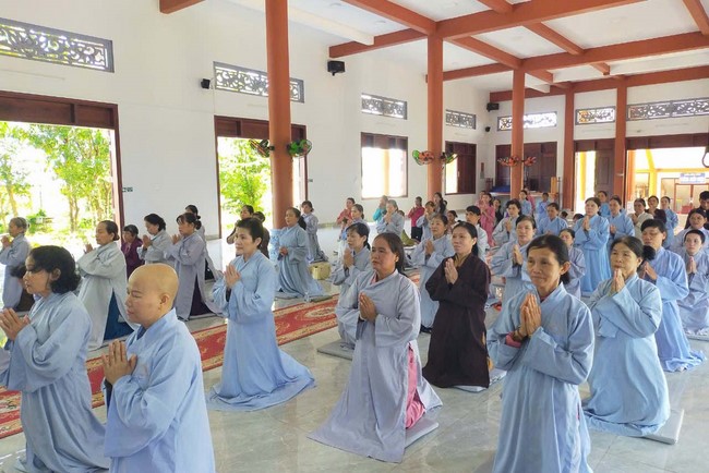 Chùa Đăng Pháp - Bình Phước: Khóa tu Một ngày an lạc