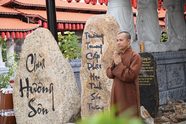 Quỹ đào tạo Tăng tài “Ngộ Chân Tử” cúng dường tại trường Trung cấp Phật học Sóc Trăng