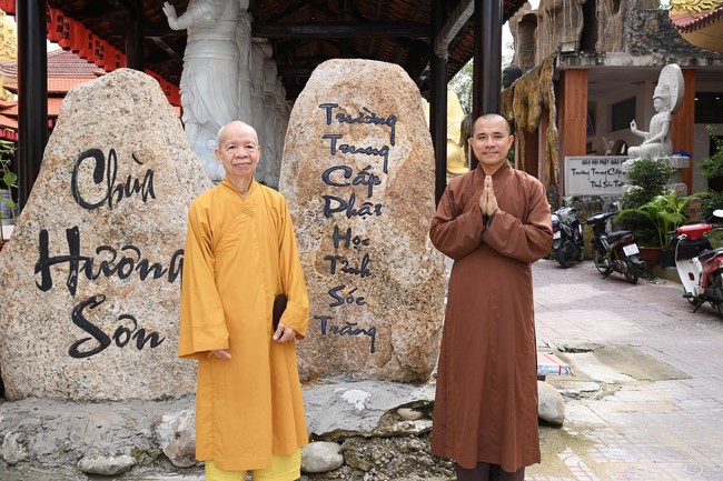 Quỹ đào tạo Tăng tài “Ngộ Chân Tử” cúng dường tại trường Trung cấp Phật học Sóc Trăng