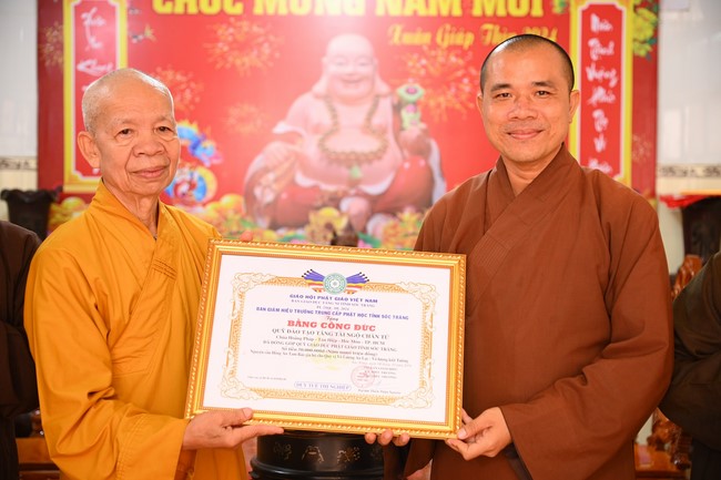 Quỹ đào tạo Tăng tài “Ngộ Chân Tử” cúng dường tại trường Trung cấp Phật học Sóc Trăng