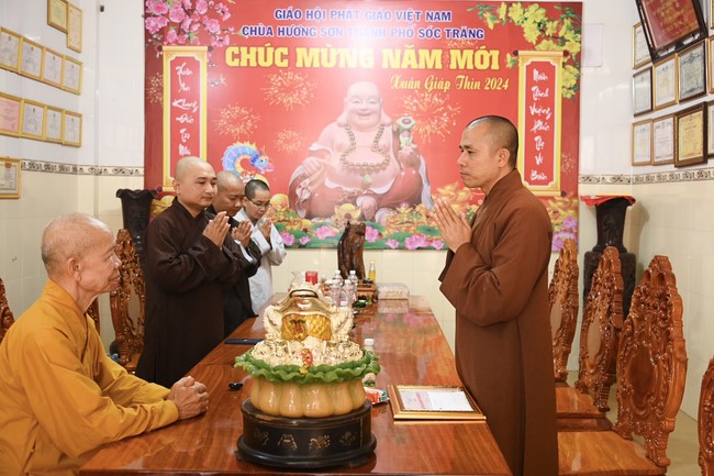 Quỹ đào tạo Tăng tài “Ngộ Chân Tử” cúng dường tại trường Trung cấp Phật học Sóc Trăng