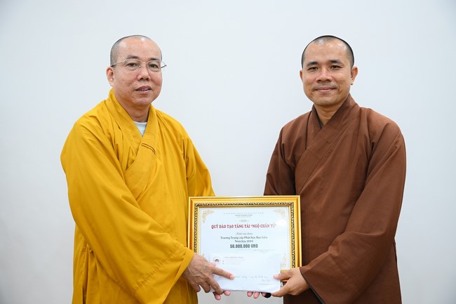 Quỹ đào tạo Tăng tài Ngộ Chân Tử cúng dường tại trường Trung cấp Phật học tỉnh Bạc Liêu.