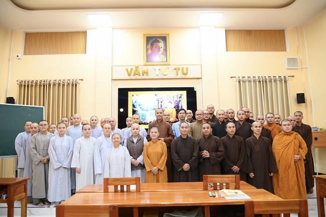 Quỹ đào tạo Tăng tài Ngộ Chân Tử cúng dường tại trường Trung cấp Phật học tỉnh Bạc Liêu.