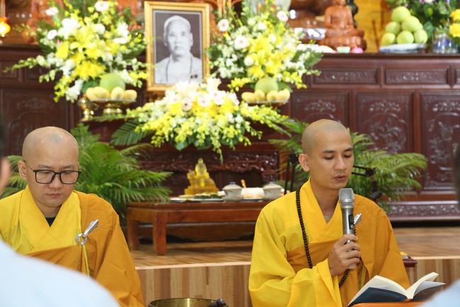 Hoang Phap pagoda Founder-Patriarch Death Anniversary at Giai Lam Pagoda, Ha Tinh Province.