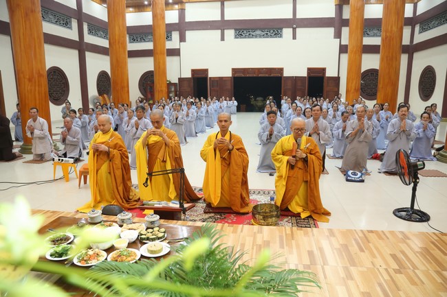 Hoang Phap pagoda Founder-Patriarch Death Anniversary at Giai Lam Pagoda, Ha Tinh Province.