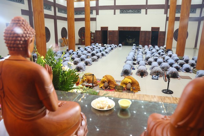 Hoang Phap pagoda Founder-Patriarch Death Anniversary at Giai Lam Pagoda, Ha Tinh Province.