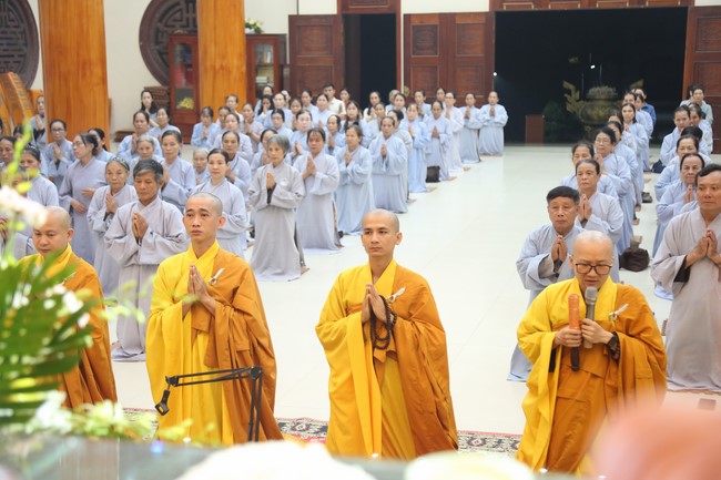 Hoang Phap pagoda Founder-Patriarch Death Anniversary at Giai Lam Pagoda, Ha Tinh Province.