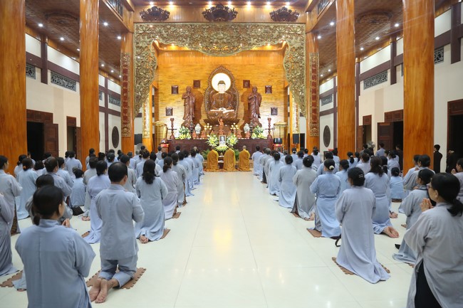 Hoang Phap pagoda Founder-Patriarch Death Anniversary at Giai Lam Pagoda, Ha Tinh Province.