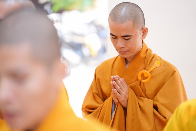 Paying homage to the Most Master and commemorating Hoang Phap Pagoda’s Founder by Monks, and Buddhists