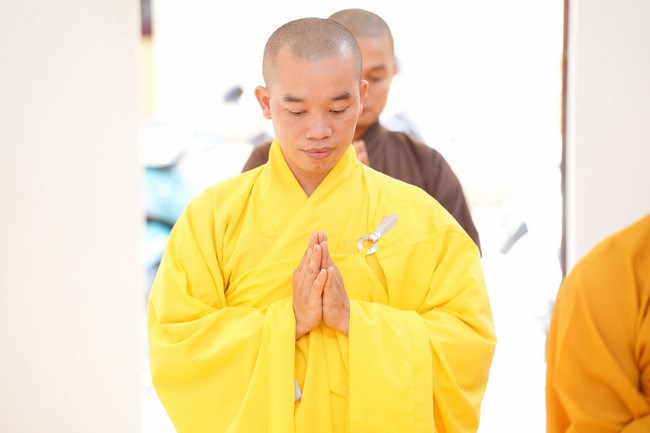 Paying homage to the Most Master and commemorating Hoang Phap Pagoda’s Founder by Monks, and Buddhists