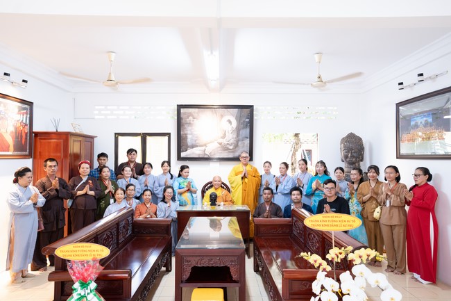 Paying homage to the Most Master and commemorating Hoang Phap Pagoda’s Founder by Monks, and Buddhists