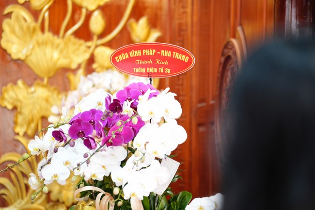 Paying homage to the Most Master and commemorating Hoang Phap Pagoda’s Founder by Monks, and Buddhists