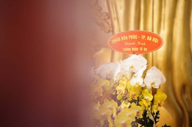 Paying homage to the Most Master and commemorating Hoang Phap Pagoda’s Founder by Monks, and Buddhists