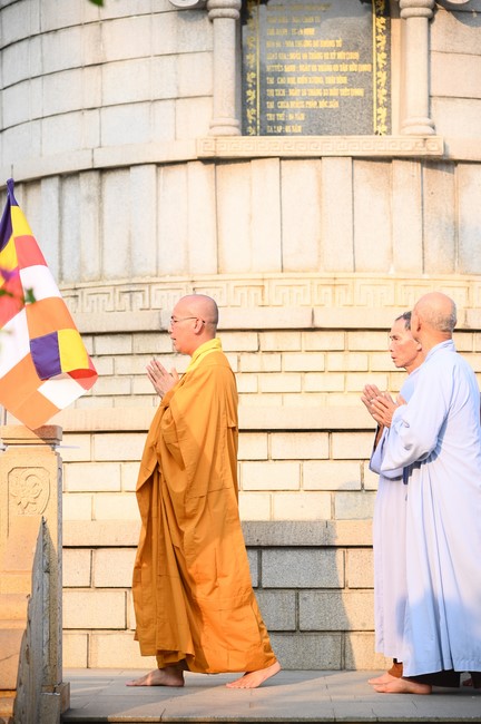 Paying homage to the Most Master and commemorating Hoang Phap Pagoda’s Founder by Monks, and Buddhists