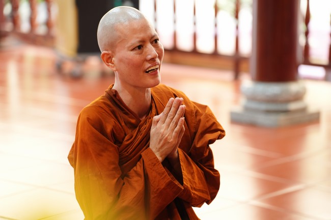 Paying homage to the Most Master and commemorating Hoang Phap Pagoda’s Founder by Monks, and Buddhists