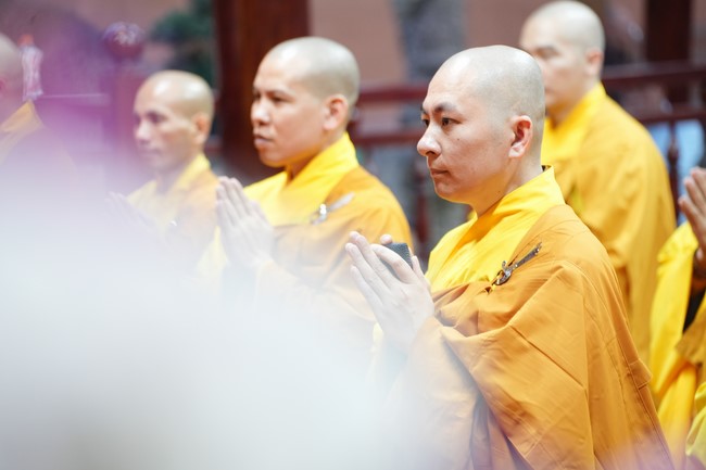 Paying homage to the Most Master and commemorating Hoang Phap Pagoda’s Founder by Monks, and Buddhists