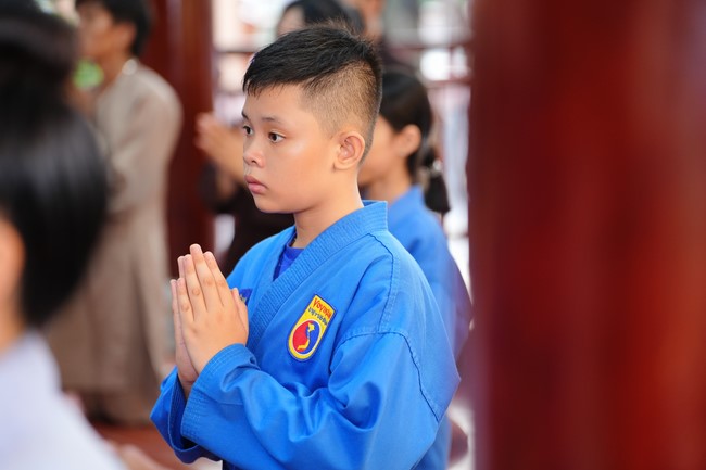 Paying homage to the Most Master and commemorating Hoang Phap Pagoda’s Founder by Monks, and Buddhists