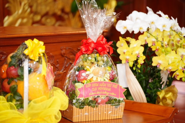 Paying homage to the Most Master and commemorating Hoang Phap Pagoda’s Founder by Monks, and Buddhists