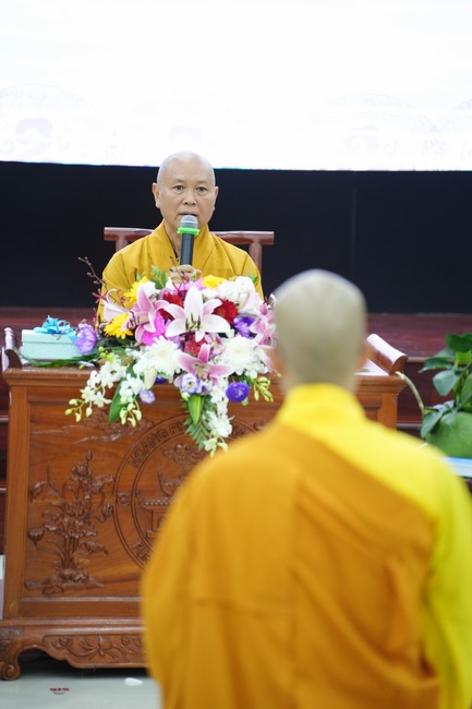 Paying homage to the Most Master and commemorating Hoang Phap Pagoda’s Founder by Monks, and Buddhists