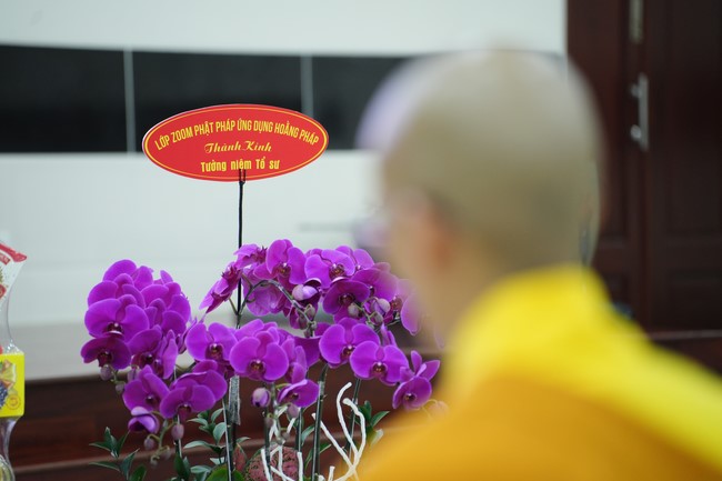 Paying homage to the Most Master and commemorating Hoang Phap Pagoda’s Founder by Monks, and Buddhists