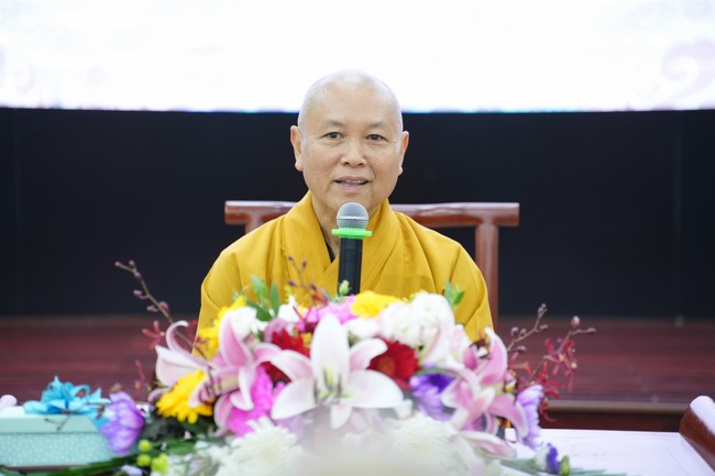 Paying homage to the Most Master and commemorating Hoang Phap Pagoda’s Founder by Monks, and Buddhists