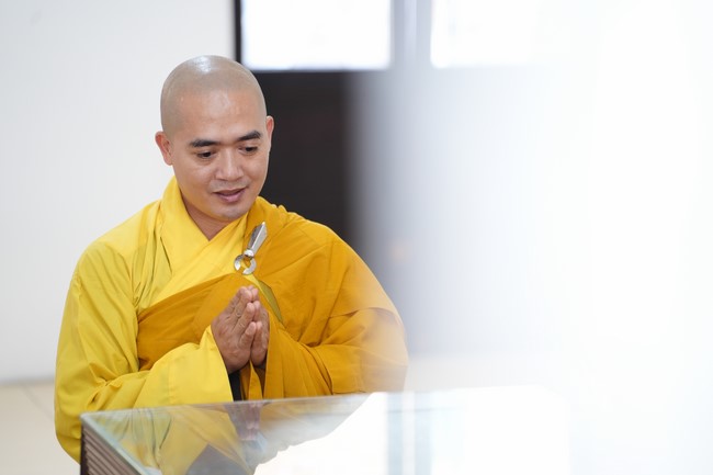 Paying homage to the Most Master and commemorating Hoang Phap Pagoda’s Founder by Monks, and Buddhists