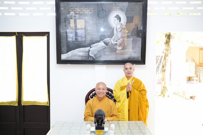 Paying homage to the Most Master and commemorating Hoang Phap Pagoda’s Founder by Monks, and Buddhists