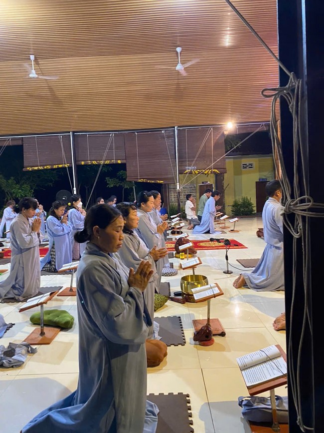 Repentance ceremony on Oct. 14th, Year of the Dragon at Suoi Phap Pagoda, Tay Ninh