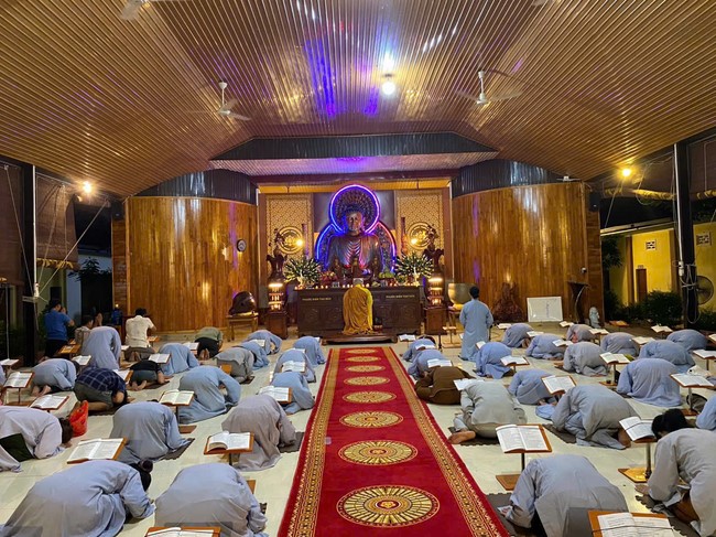 Repentance ceremony on Oct. 14th, Year of the Dragon at Suoi Phap Pagoda, Tay Ninh