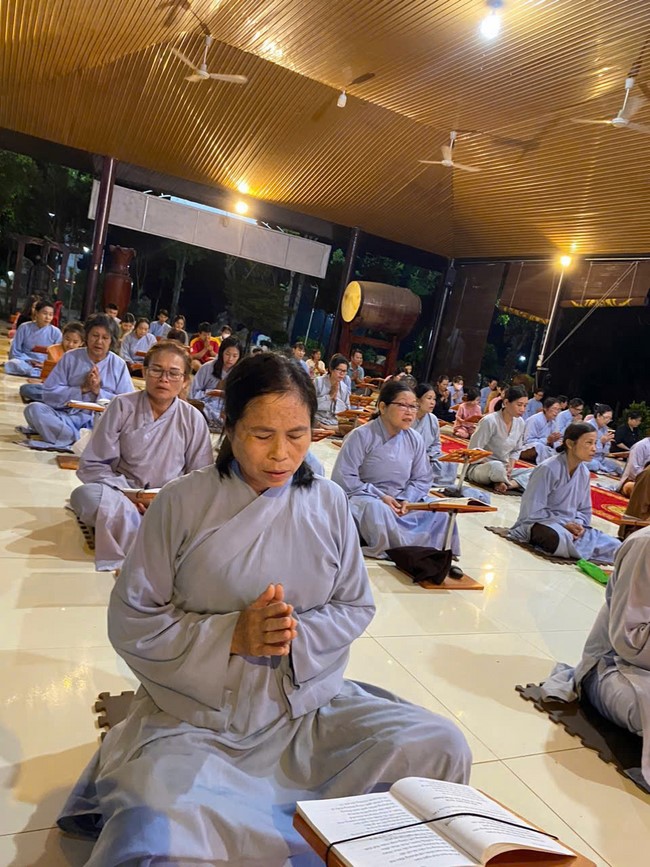 Repentance ceremony on Oct. 14th, Year of the Dragon at Suoi Phap Pagoda, Tay Ninh