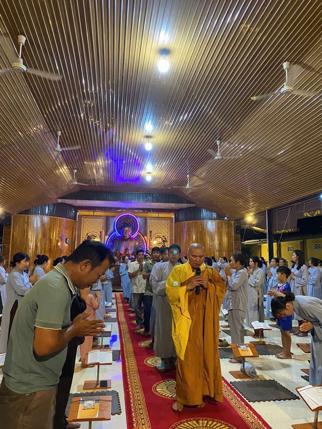 Repentance ceremony on Oct. 14th, Year of the Dragon at Suoi Phap Pagoda, Tay Ninh