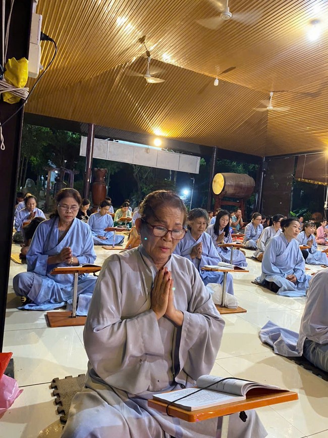 Repentance ceremony on Oct. 14th, Year of the Dragon at Suoi Phap Pagoda, Tay Ninh