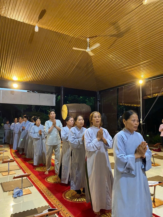 Repentance ceremony on Oct. 14th, Year of the Dragon at Suoi Phap Pagoda, Tay Ninh