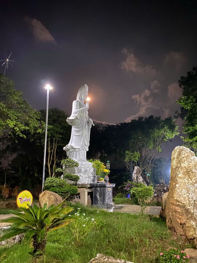 Repentance ceremony on Oct. 14th, Year of the Dragon at Suoi Phap Pagoda, Tay Ninh