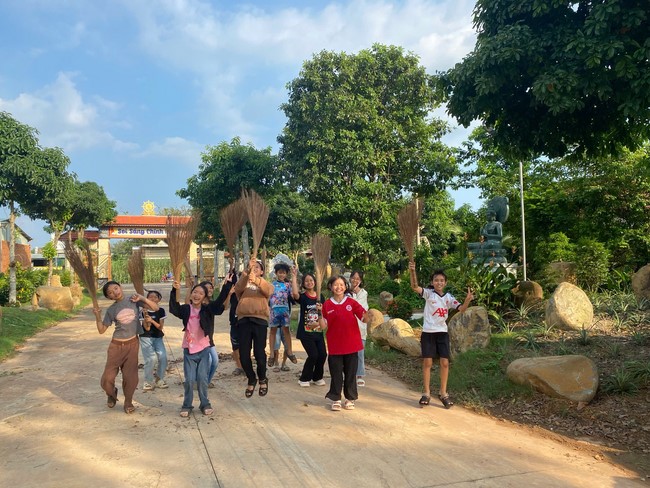 Repentance ceremony on Oct. 14th, Year of the Dragon at Suoi Phap Pagoda, Tay Ninh