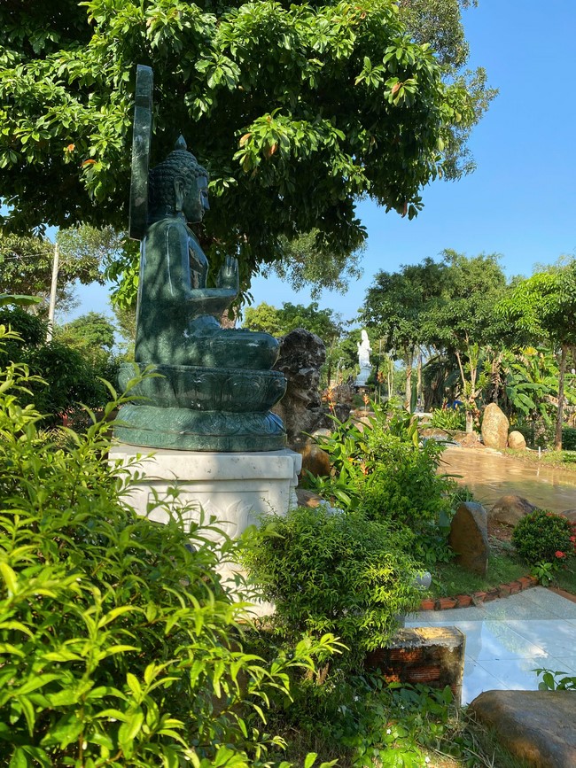 Repentance ceremony on Oct. 14th, Year of the Dragon at Suoi Phap Pagoda, Tay Ninh
