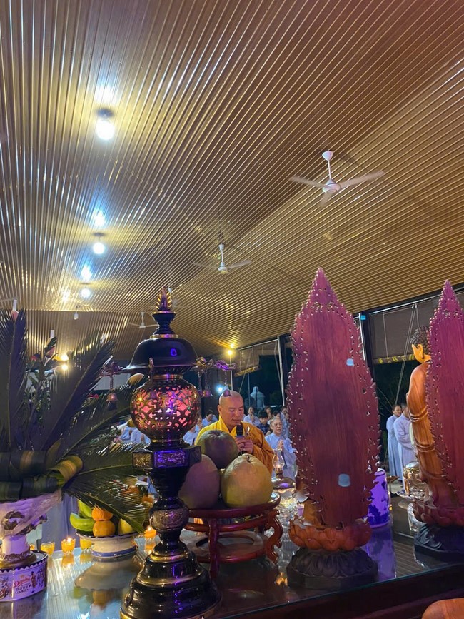 Repentance ceremony on Oct. 14th, Year of the Dragon at Suoi Phap Pagoda, Tay Ninh