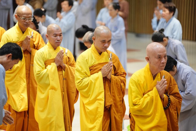 The Ordination Ceremony on Oct. 24th, Year of the Dragon